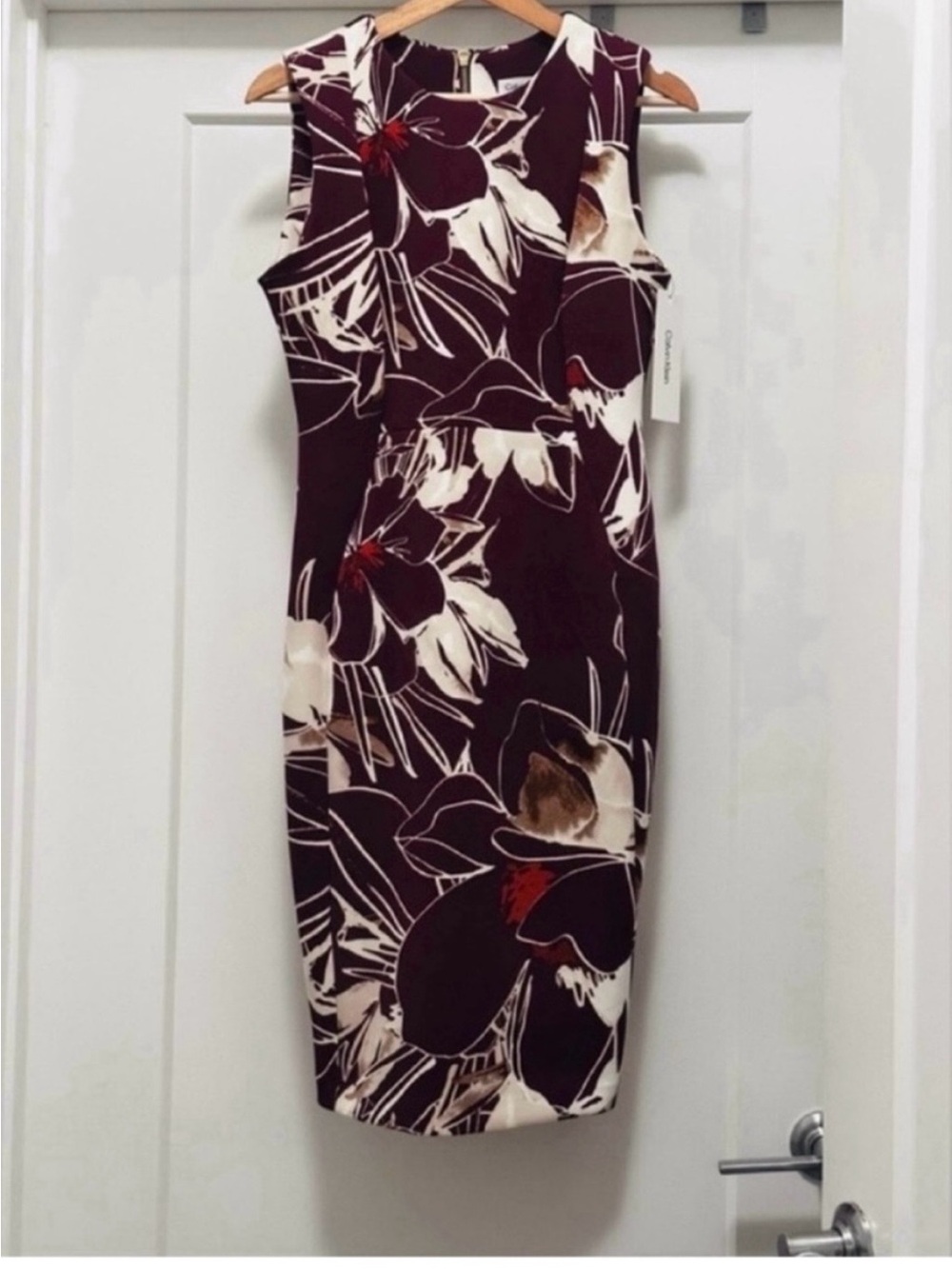🌺 NWT! Maroon, Tan, & Beige CALVIN KLEIN Floral Sleeveless Sheath Dress - Size 6